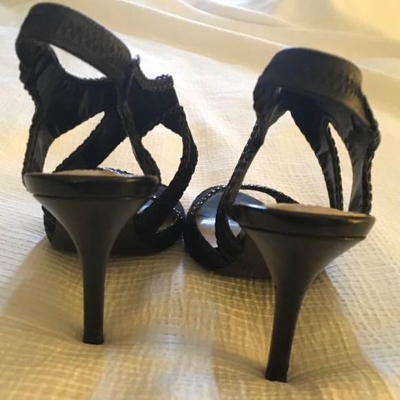 Tahari "Lauren" Peep Toe (8) - Picture 5 of 6